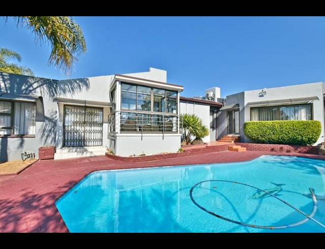 6 BEDROOM HOUSE FOR SALE IN WELTEVREDEN PARK